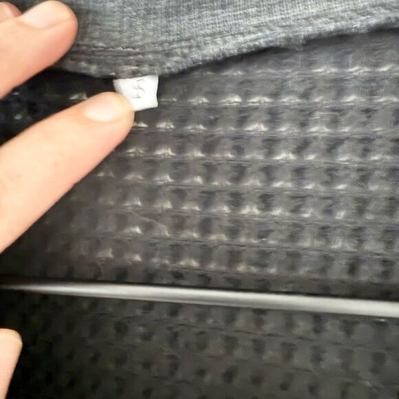 Amazon Waffle Knit Long Sleeve Faux Wrap Top in Black & Gray - Size S - Picture 5 of 6